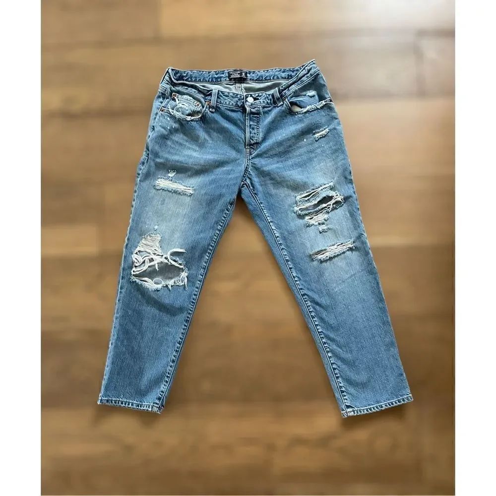 Abercrombie & Fitch Ames Low Rise Slim Boyfriend Jean